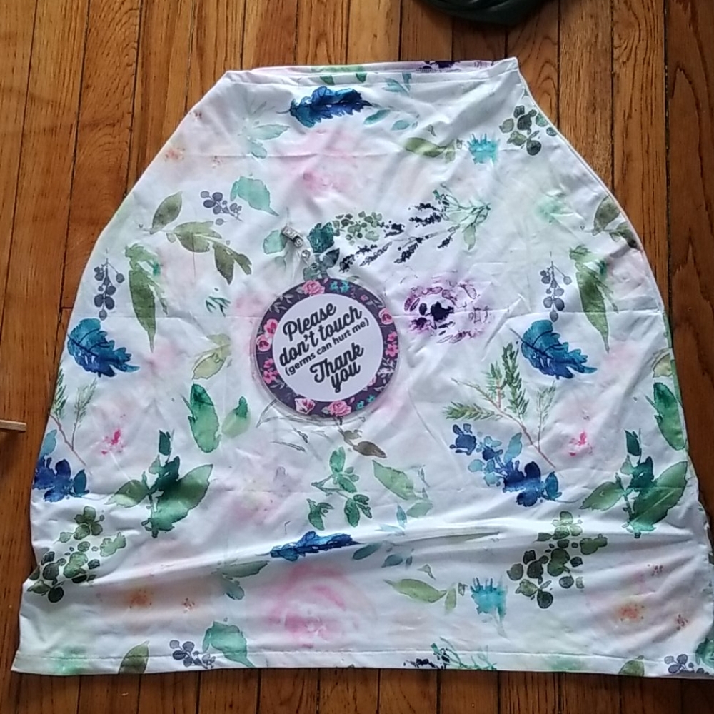 Floral nursing/carseat cover with clip on badge
